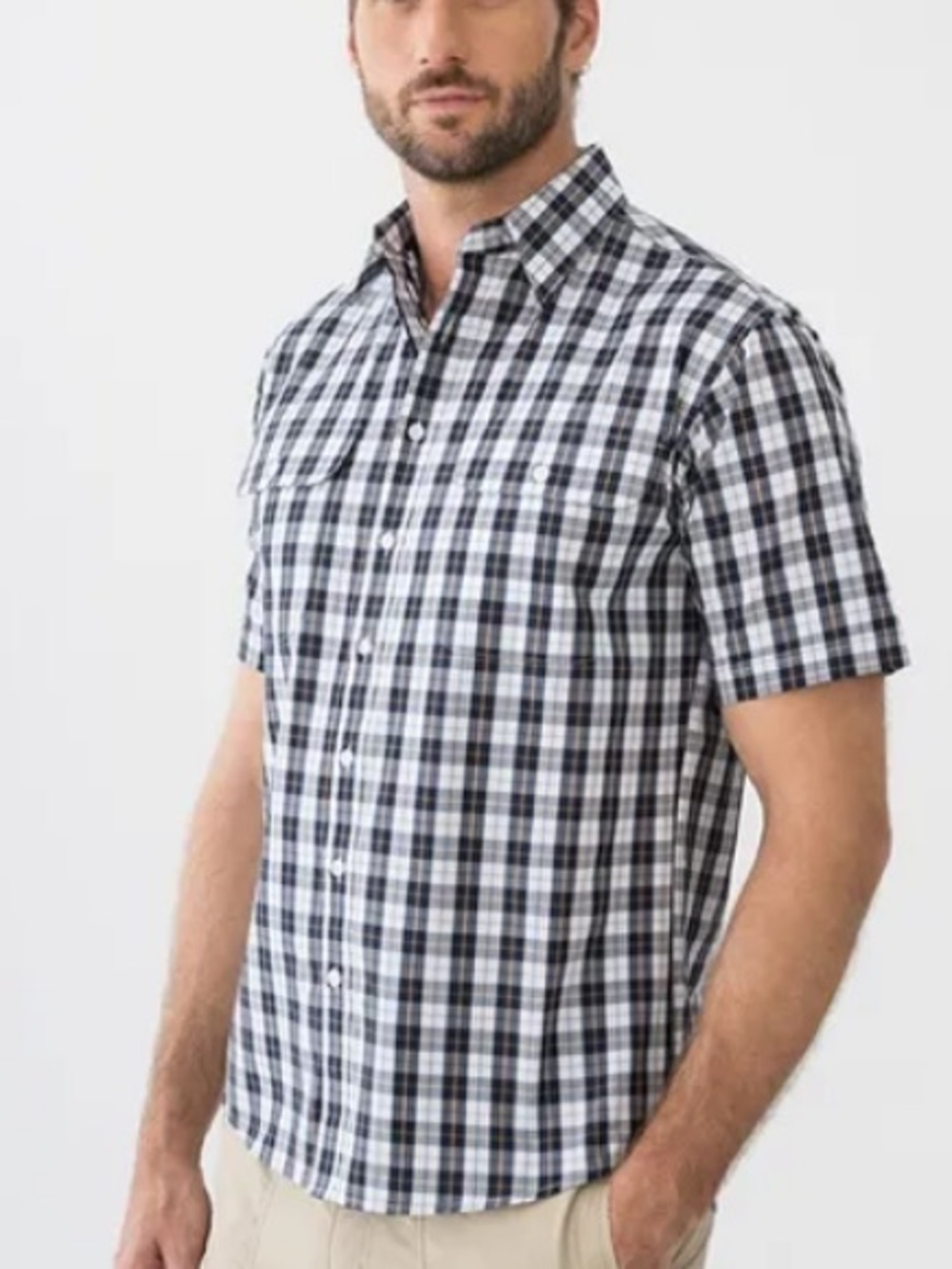 NWT size medium Haggar Short-Sleeve Plaid Button-Down Shirt